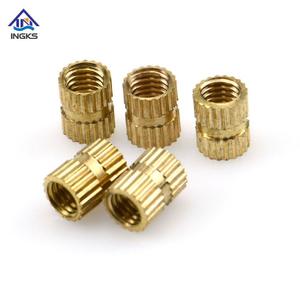 Gấp đôi các đầu nối thẳng thau chèn đai ốc